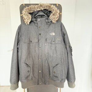 The North Face Men’s Down Winter Jacket – Size L – Great Condition